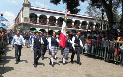 Gallarda presentación de la sección Preparatoria en el desfile Cívico Militar